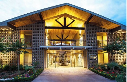 The Galleria Apartment | October Specials Chic Galleria Getaway with Saltwater Pool