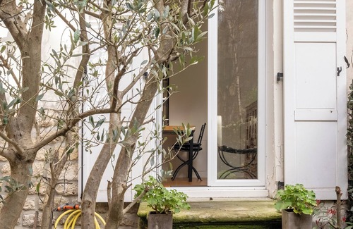 Batignolles Apartment | Ode to Africa, by Veeve