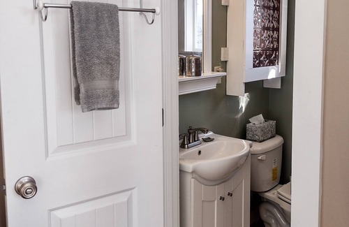 Saluda Cottage | Oden’s Lookout at Valhalla Mountain- Studio Cottage