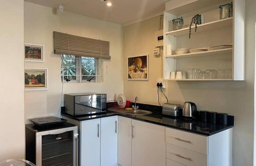 Umhlanga Apartment | Odenvillea Guest Cottage