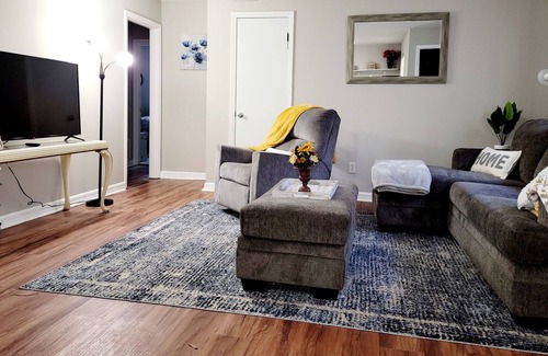 Mobile House | ❤️ of Mobile, Al. Close 2 everything. Large fenced bkyd! Comfy & inviting.