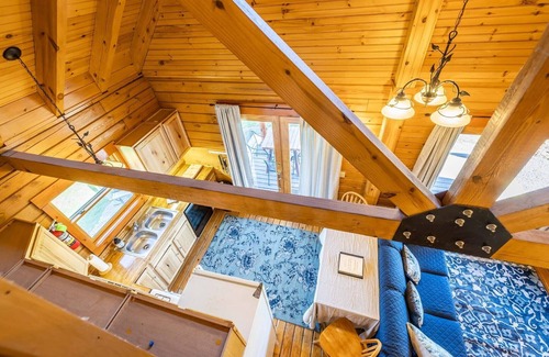 Geneva House | ❤ of Seneca Wine Trail☞A/C☞Fire Pit☞Smart TV