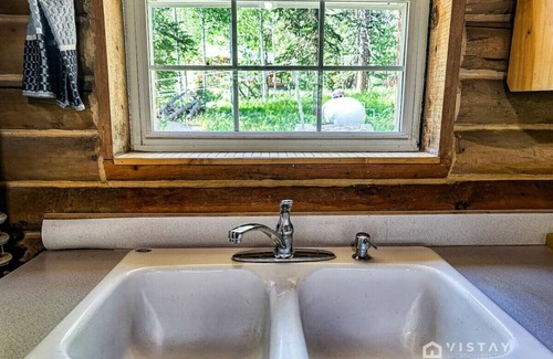 Duck Creek Village Cabin | Off-grid Cabin at Angel Valley Ranch