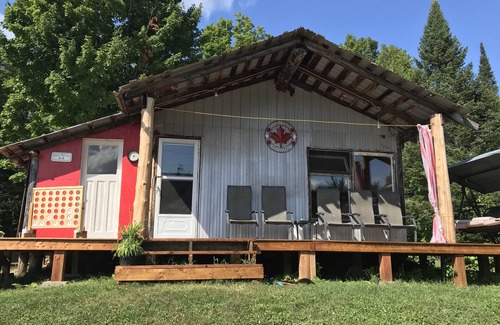 Bonnechere Valley Apartment | Off Grid Cabin