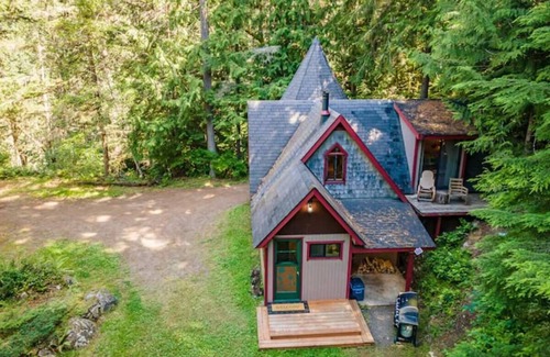 Port Angeles Cabin | OFF GRID cabin in Port Angeles - The ROX See us also @ www.airbnb/h/theroxcabin