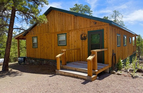 Cascade House | Off Grid Cozy Private Cabin