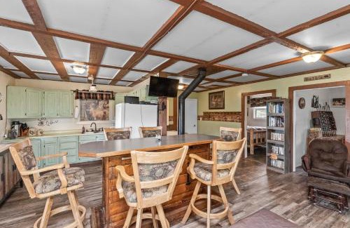 Cascade House | Off Grid Cozy Private Cabin