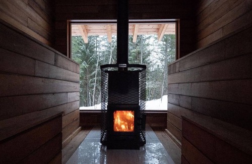 Salmon Arm Cabin | Off-grid Glamping Cabin ~ Sauna ~Larch Hills ~Near Salmon Arm