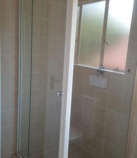 Greater Johannesburg Metropolitan Area Apartment | OFF-GRID Guest Twin-rooms in Sandton