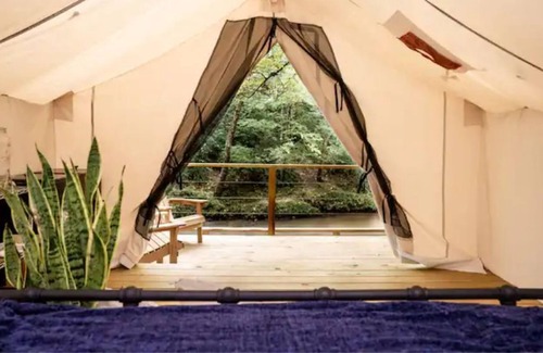 Clifton RV Rental | Off Grid Luxury Camping on the River