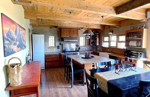 Munds Park House | Off-grid Stoneman Lake cabin sleeps 10, off-road trail paradise in the pines.