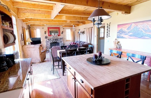 Munds Park House | Off-grid Stoneman Lake cabin sleeps 10, off-road trail paradise in the pines.