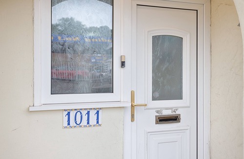 Cockett House | Off Road parking, Garden, TV In Every Room