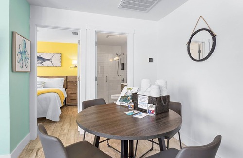 Saint James City Hotel | Off the Charts Inn King Efficiency