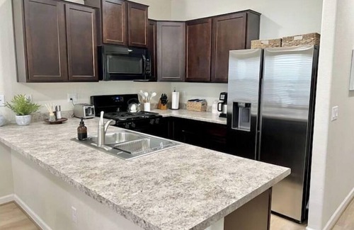 Longmont House | OFF-THE-DIAGONAL 2-Bedroom Townhome