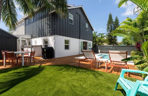 New Town House | OFF THE HOOK - 3 Bedroom/3 Bathroom W/Pool & Parking