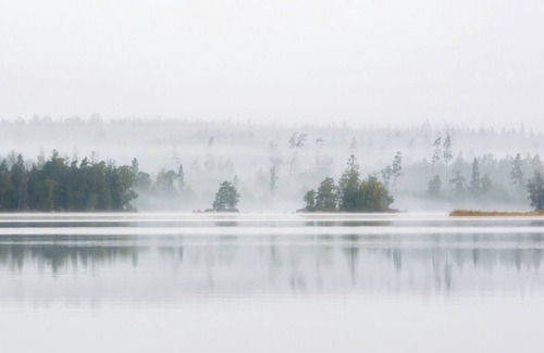 Unnaryd House | Off to the north - Bright loft in southern Sweden right on the water for 2-4 people