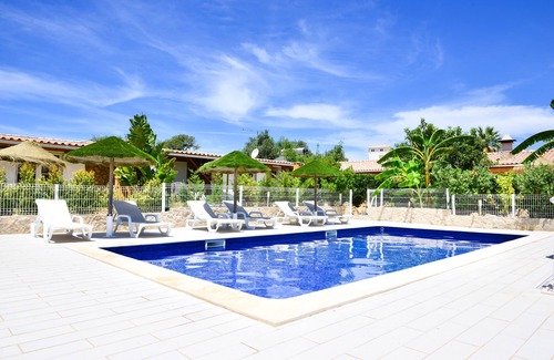 Alpouvar House | OFFER 2022 - VILLA AMENDOEIRA - 4 PEOPLE