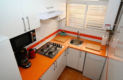 Badalona Apartment | OFFER, SPACIOUS confortable 3 BEDROOMS , CLIMATISSATION + FREE WIFI