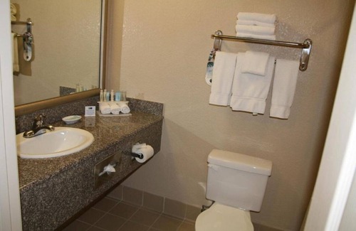 Union City House | Offering multiple transportation options just minutes from our front door.