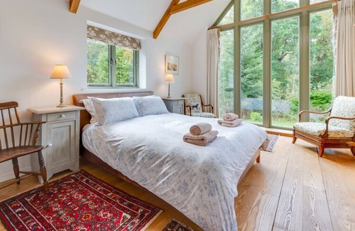 Woodbridge House | Office Piece - Three Bedroom House, Sleeps 6