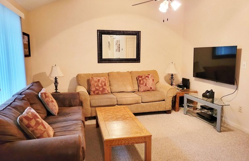 Bartlett Condo | Official Seasons RMC Condo 01E - 1 Bedroom + Loft - sleeps 10 - No Fees