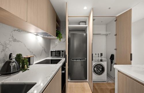Melbourne Central Business District Apartment | Offline - Luxurious Sapphire 1 Bedroom