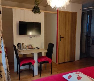 Sillans-la Cascade Bed & Breakfast | OFILDLEAU