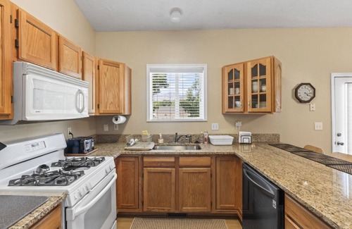 Ogden House | Ogden`s Duplex Gem| Mins to Downtown + Ski Resorts