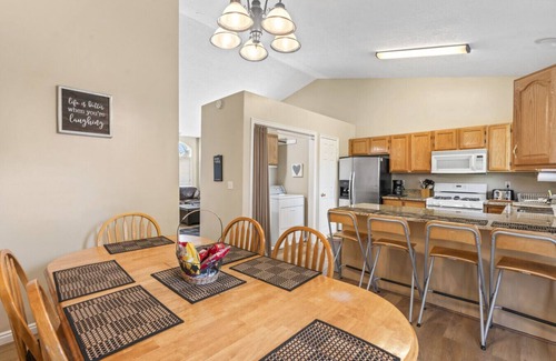 Ogden House | Ogden`s Duplex Gem| Mins to Downtown + Ski Resorts