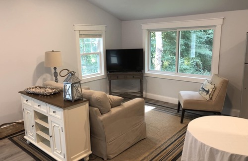 Ogunquit - Wells Apartment | Ogunquit Studio 15 min walk to Footbridge; restaurants and Trolley Stop close by