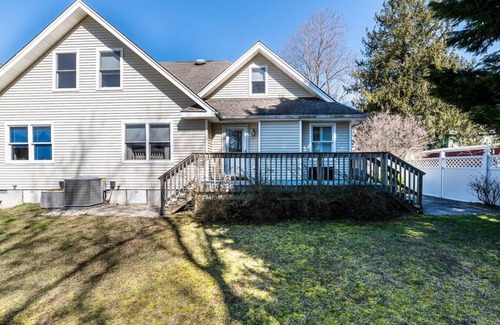 Green Creek House | Ohana Hideaway- New Rental 2023! 9 min to beach