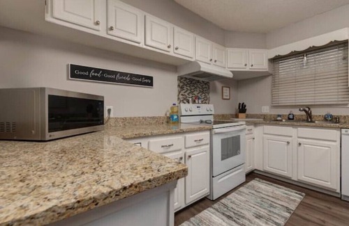 Southeast Springfield House | OHHHH Soo Cozy Large & In Charge 4 bedroom homen