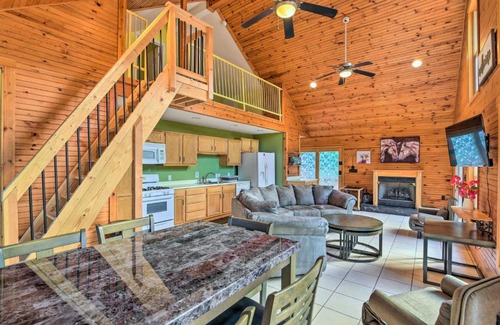 Battletown House | Ohio River Views Home with Fireplace and Deck!