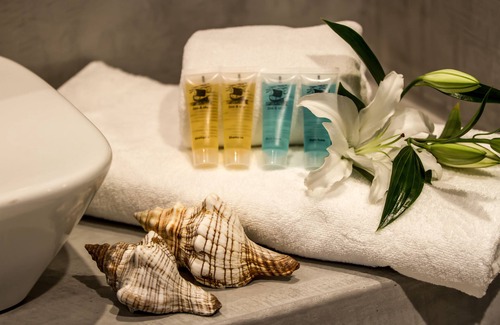 Finikia Hotel | Oia Suites