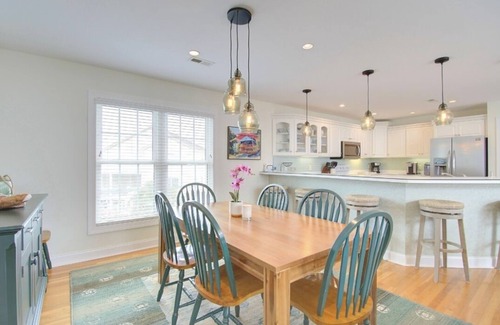 Ocean Isle Beach House | OIB Views! Easy beach access, linens included, double backyard, community pool.