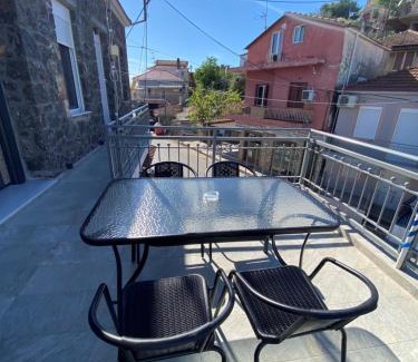 Aitoliko Apartment | OINEAS