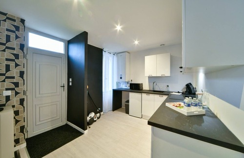 Vierzon House | OIQIA Dichroma