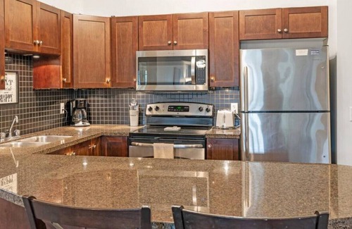 Quail Ridge Apartment | Okanagan Excellence - Poolside! #1322