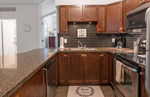 Quail Ridge Apartment | Okanagan Excellence - Poolside! #1322