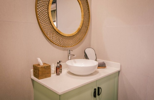 Windhoek Cabin | Okapuka Safari Lodge