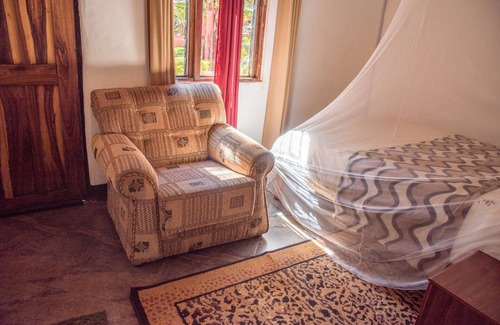 Livingstone Cabin | Okavango Lodge