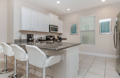 Loughman House | OKB5160 Summary: Solt