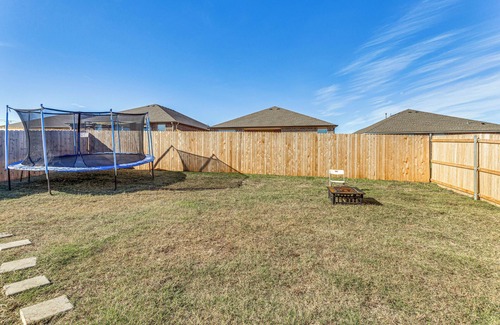 Yukon House | OKC Area Home: 22 Mi to Downtown