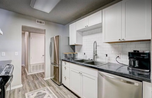 South Oklahoma City House | OKC Getaway! Just 20min From The Heart of OKC/Bricktown!