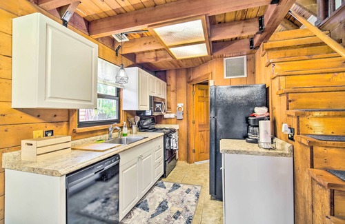 Okeechobee Cabin | Okeechobee Cabin in Waterfront Community w/Dock!