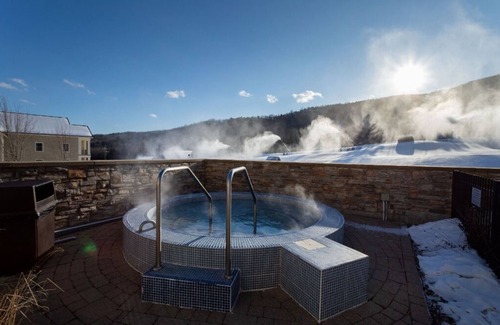 Ludlow Apartment | Okemo | Charming Room & Amenities Nearby | Pools