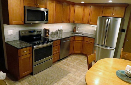 Mount Holly House | Okemo Ski Getaway in Mount Holly/Ludlow VT Under 5 miles to the slopes.
