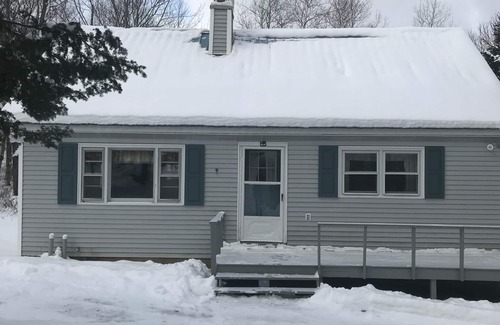 Mount Holly House | Okemo Ski Getaway in Mount Holly/Ludlow VT Under 5 miles to the slopes.