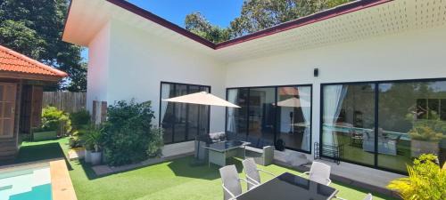 Haad Pleayleam Villa | Okian Villa - Mountain View and Privacy -